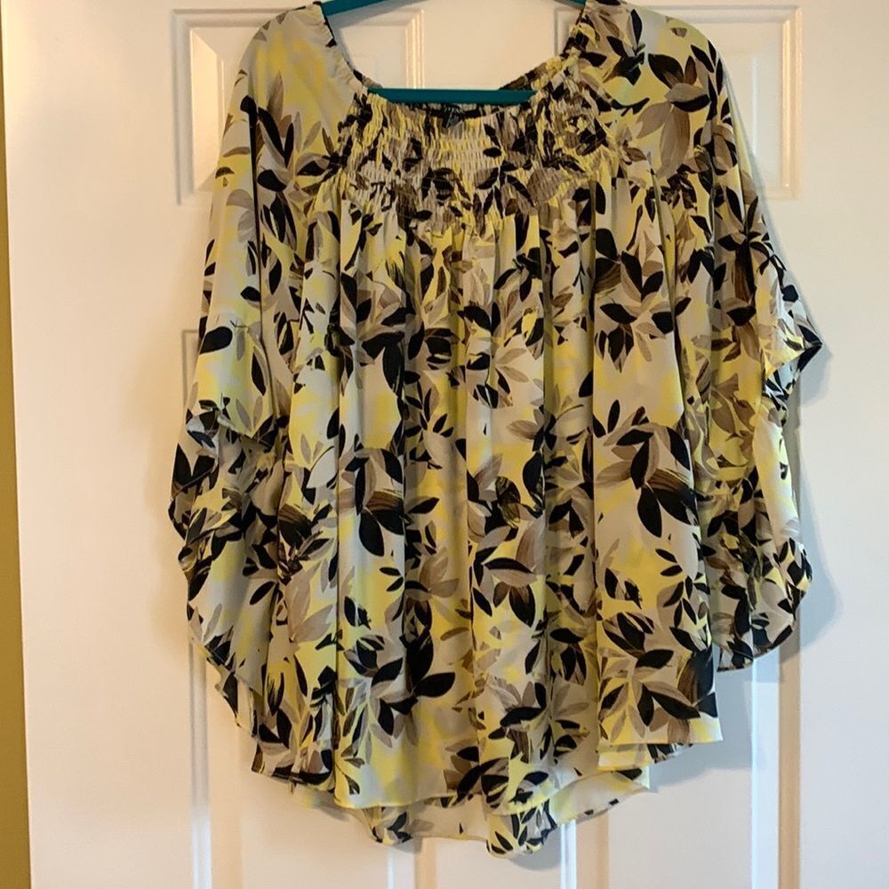 Alfani size 14 flowy top floral print with unique ruffle sleeves